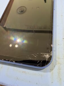 Pixel 8a ガラス割れ