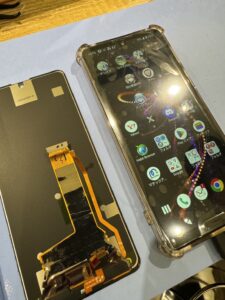 画面交換したAQUOS R5G