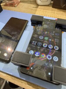 AQUOS R5G 画面修理ビフォーアフター