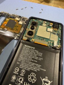 Xperia 5 II 内部基板の様子