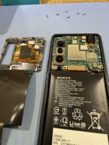 Xperia 5 II 分解工程