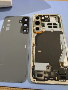 Galaxy S23 背面分解