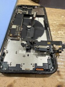 iPhone 12 Pro分解画像 パーツ交換前