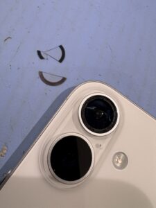 iPhone 16カメラレンズ取り外し画像