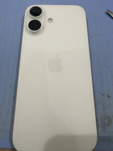 iPhone 16 背面画像
