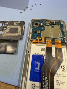 Galaxy A25 分解工程2