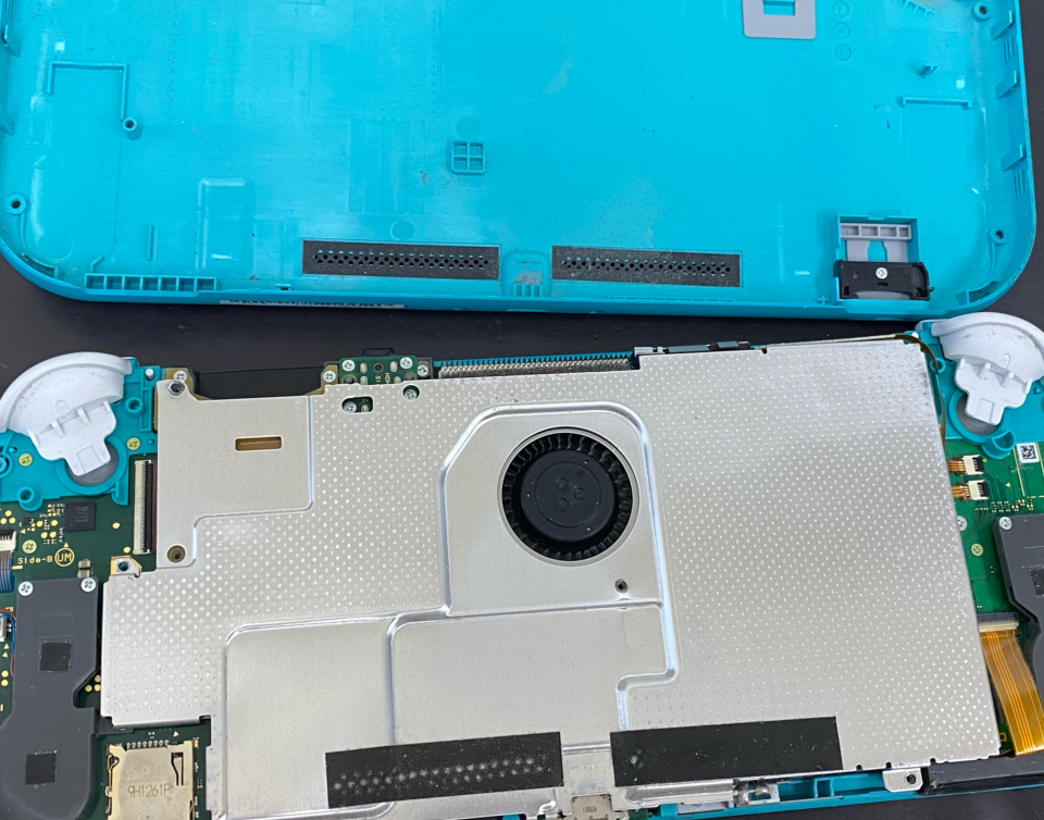 Switch Lite 分解　修理