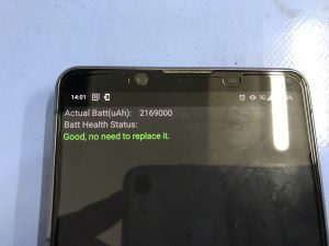 Xperiaのテストモード画面でバッテリー状態を確認している様子