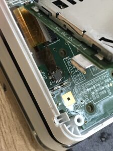 ラッチの部分の汚れ