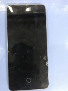 落下により画面が割れたXiaomi 14T の状態