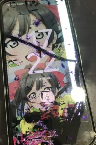 Pixel7aの画面に黒い斑点が広がり、タッチ操作できない状態の写真