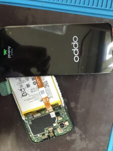 OPPO A3 5G 画面仮付け 表示とタッチ動作チェック中の様子