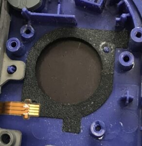 Switch Lite 内部 スティック固定用ねじ穴が崩れている状態