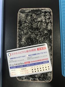 AQUOS sense3 車に引かれて粉々になった画面の状態