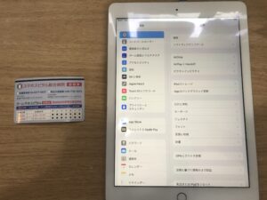 デジタイザー交換後に正常表示されたiPad第6世代の画面