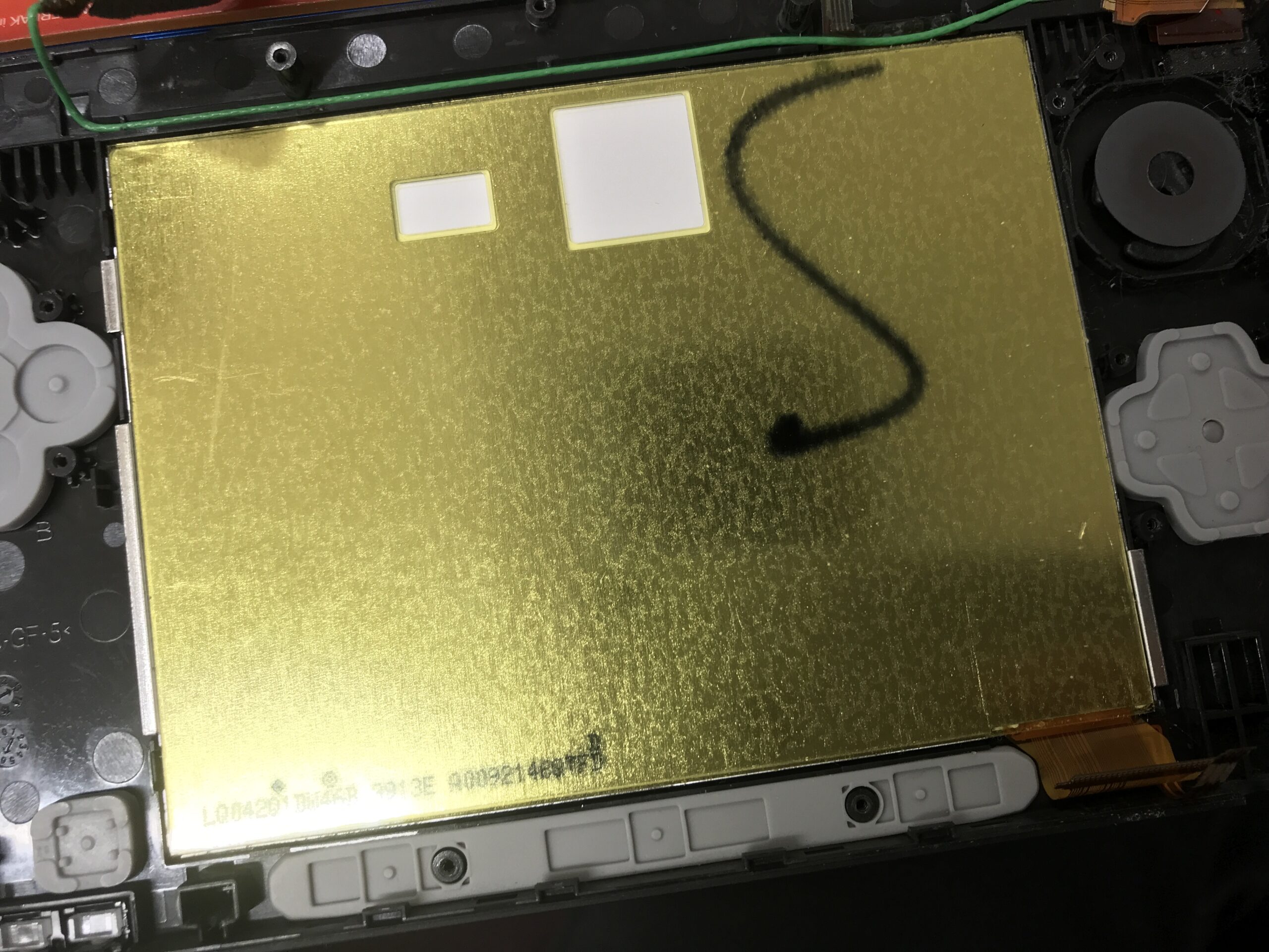 下液晶が映らないニンテンドー3DS LLの修理前の画面状態