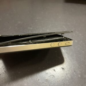 バッテリー膨張