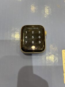 修理前のAppleWatch6の状態