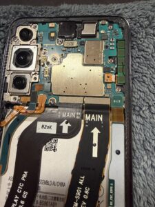Galaxy S22修理中