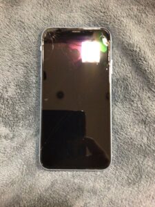 iPhone修理　画面修理　枚方市よりご来店