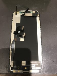 iPhoneXS修理中
