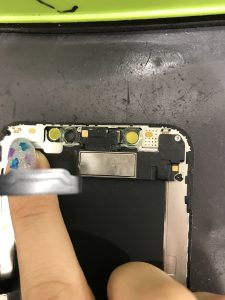iPhoneXS修理中