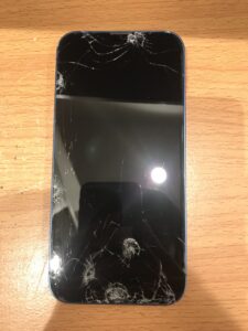 画面交換前のiPhone13