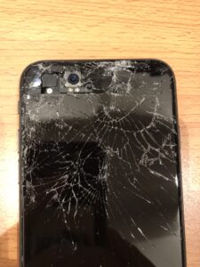 画面交換前のiPhoneSE3