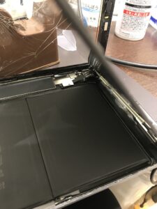 iPad7の修理中