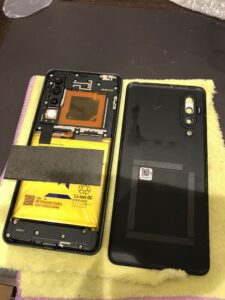 AQUOS Zero5G basicの修理中
