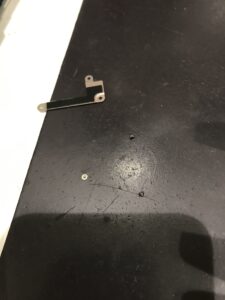 iPhone XRの修理中