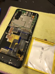 AQUOS Zero5G basicの修理中