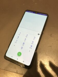 AQUOS sense5Gの修理前