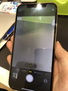 カメラの写りが曇っている水没したiPhone12Pro
