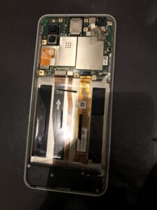 AQUOS Sense３Plusの修理中