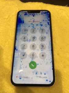 画面修理前のiPhone13