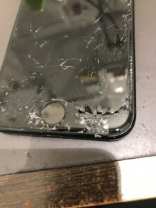 iPhoneSE3の修理前