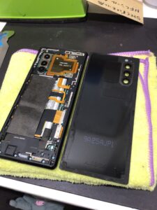 Xperia5の修理中