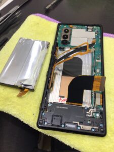 Xperia5の修理中