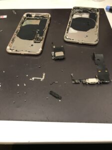 iPhoneSE3の修理中