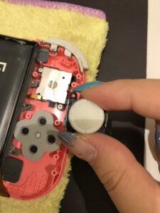 Switch liteの修理中