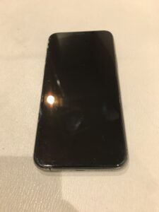画面交換修理後のiPhone