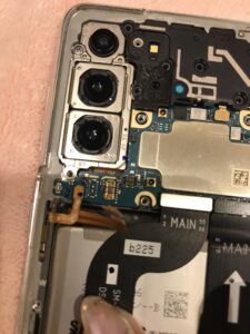 GalaxyS21の修理中