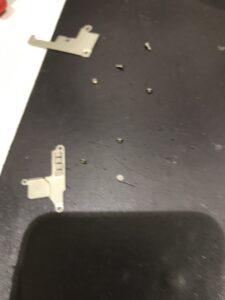 iPhoneSE3の修理中