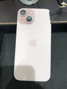 iPhone背面割れ