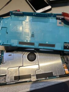 Switch liteの修理中