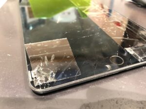 ガラス割れのiPad