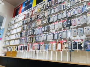 iPhoneやAndroidのケース販売やバッテリー交換などの修理屋、ガラスコーティングも