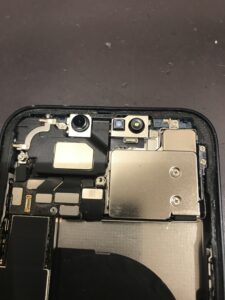 iPhone13の修理中