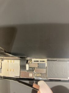 iPhone12miniの修理中